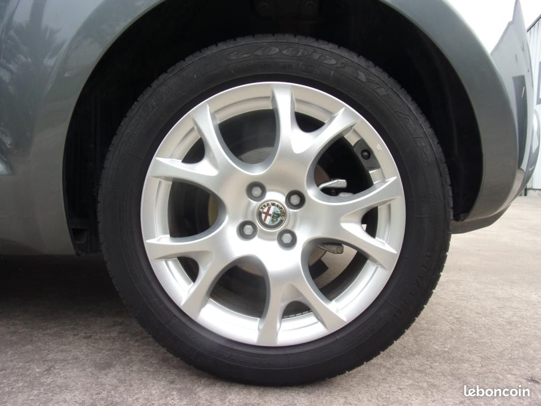 Alfa Romeo MiTo 1.4 MPI MultiAir Start & Stop 105 Distinctive (image 15)