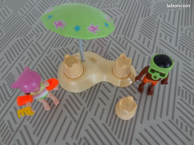 Playmobil 9085 – Enfants et châteaux de sable avec parasol (image 4)