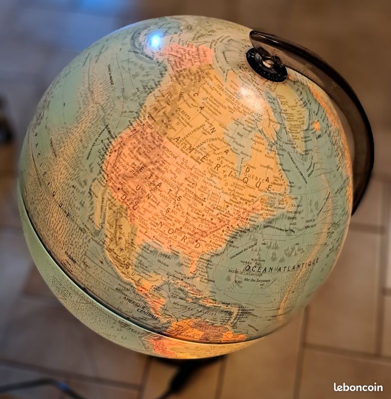 Globe mappemonde lumineux (image 2)