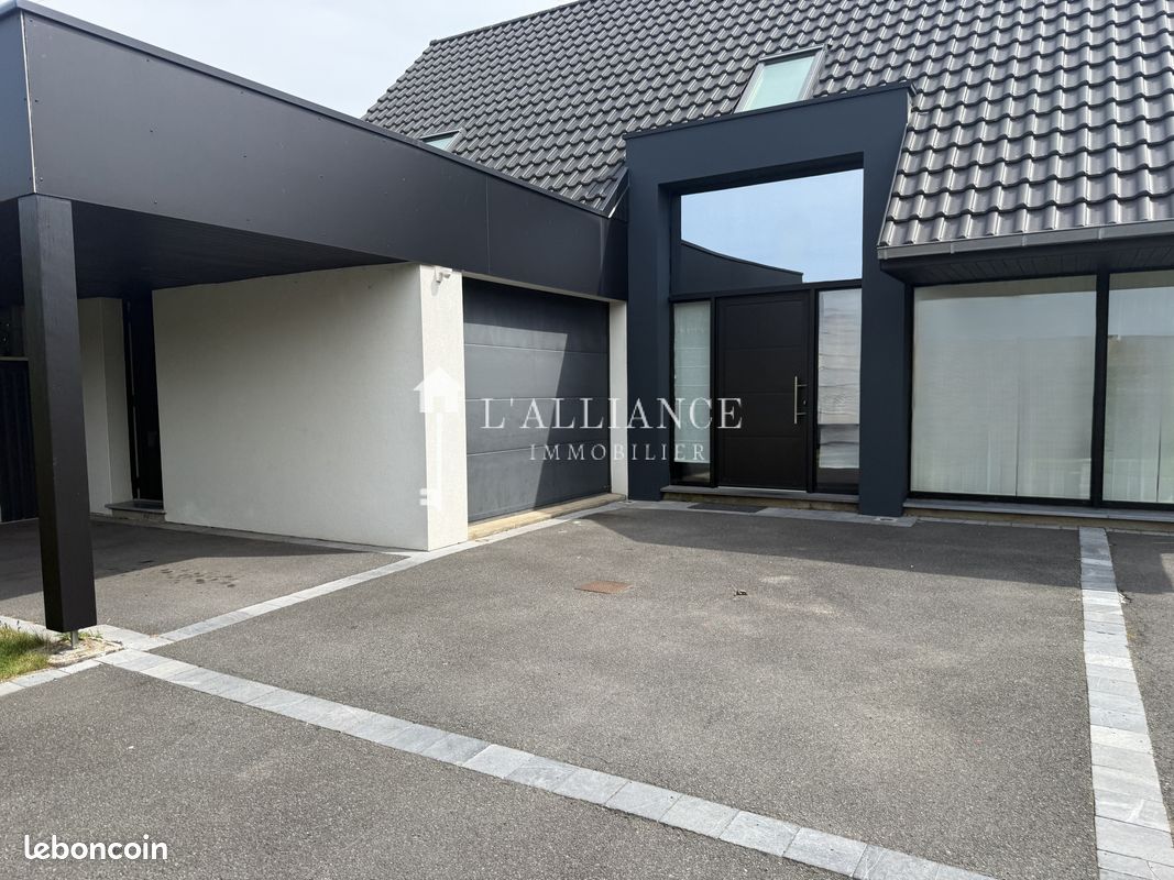 Maison 7 pièces 160 m² · à Lesquin · 160 m² · 649 000 €