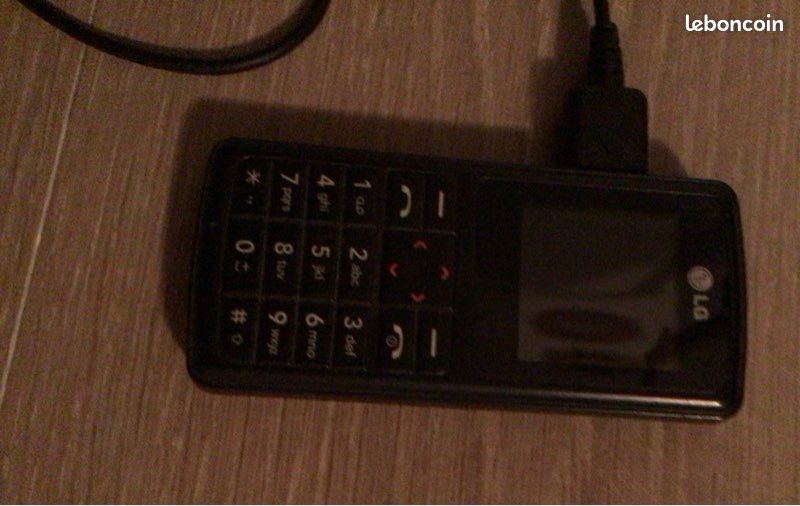 Téléphone portable vintage Lg avec son chargeur (image 5)
