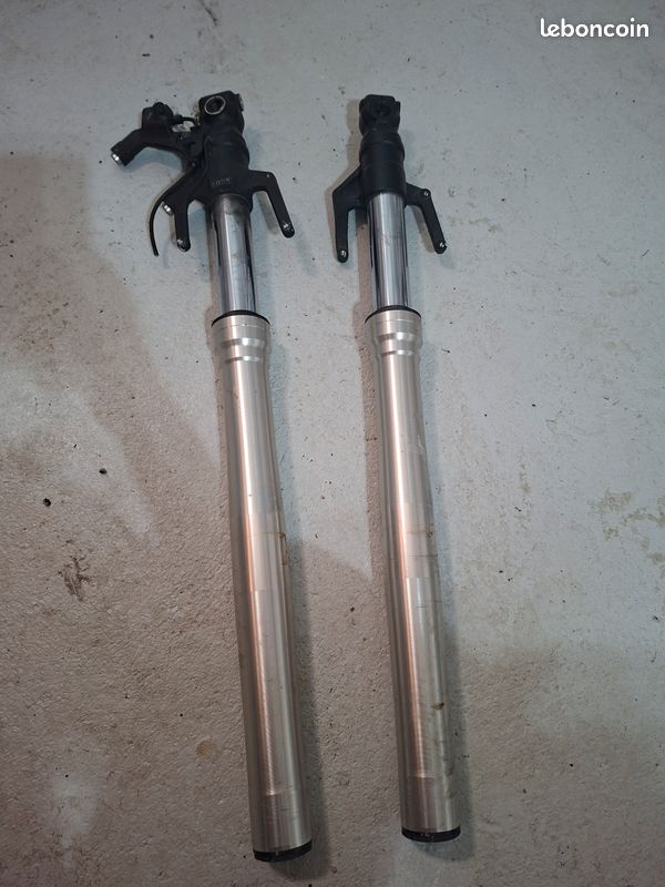 Fourche honda cb125r 2018 (image 1)