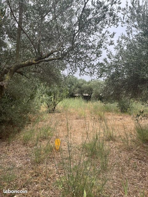 Terrain à bâtir de 527 m² à VALERGUES (34) · 199 000 €