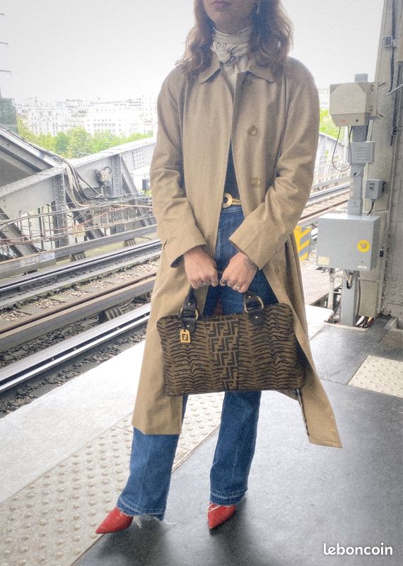 Grand Sac en Toile Zébrée et Cuir Fendi comme neuf (image 1)