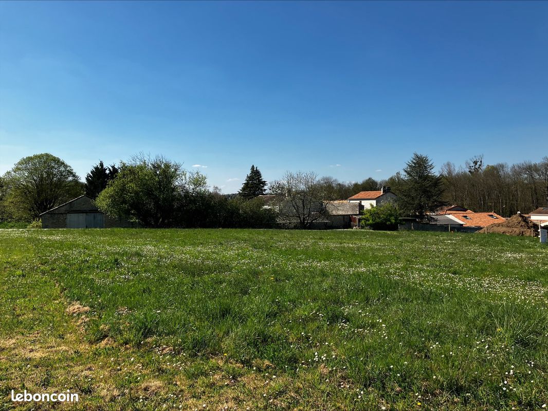 Terrain 870 m² · à Champniers · 870 m² · 47 850 €