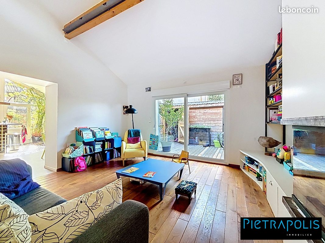 Maison 6 pièces 156 m² · à Lentilly · 156 m² · 455 000 €