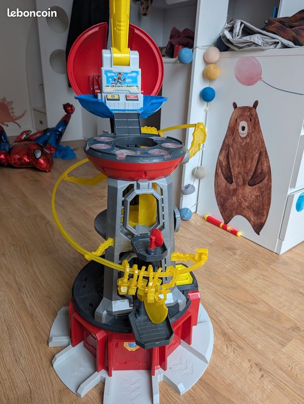 QUARTIER GÉNÉRAL PAT' PATROUILLE MIGHTY PUPS Tour Pat Patrouille