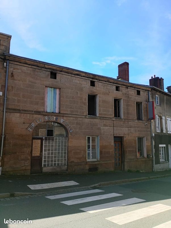Maison 10 pièces 200 m² · à Pontarion · 200 m² · 65 000 €