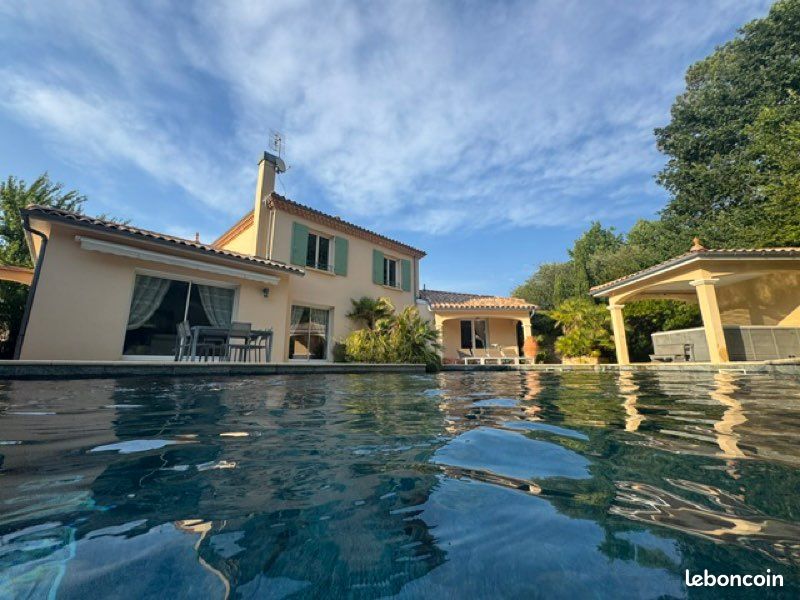 Maison 6 pièces 190 m² · à Saint-Morillon · 190 m² · 725 000 €
