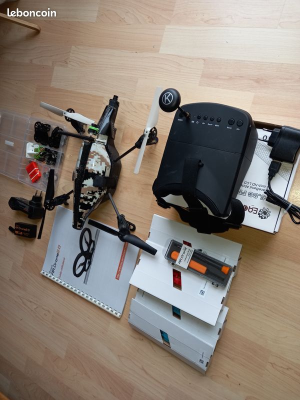 Drone Parrot AR avec lunette FPV eachine EV 800 piéces