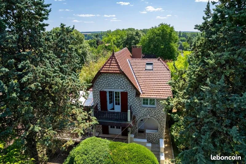 Maison 6 pièces 136 m² · à Courlon-sur-Yonne · 136 m² · 279 900 €