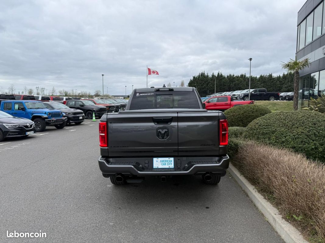 Dodge ram 1500 crew limited night edition rambox (image 4)