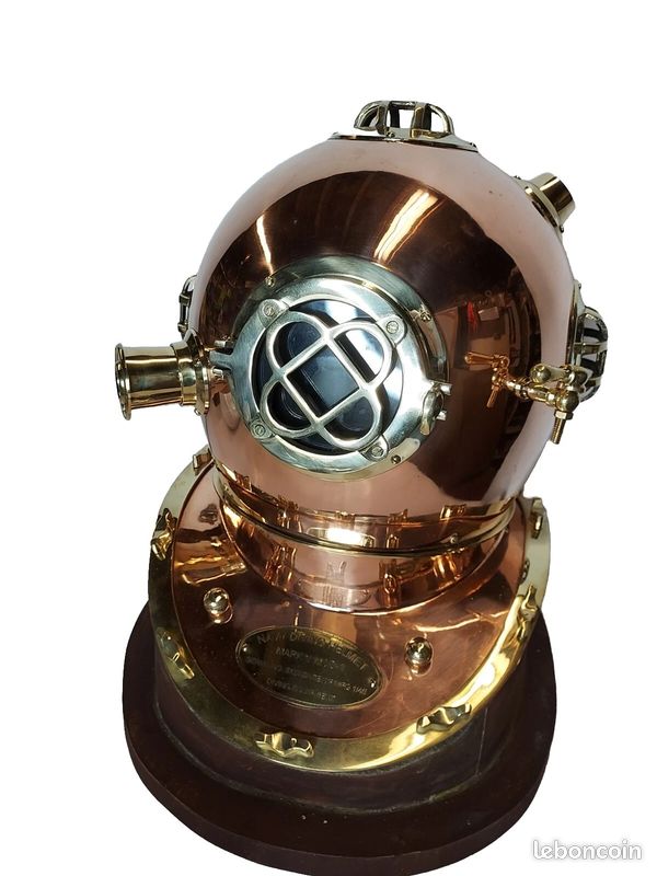 37,3 x 43,8 cm - Sculpture - Casque de plongée Koper Maritime - Casque fini avec du cuivre