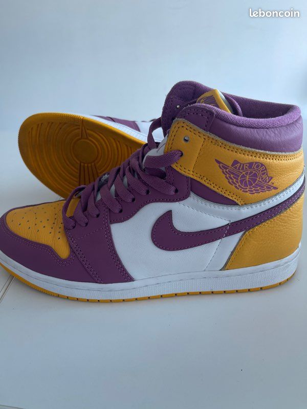 Nike air Jordan rétro high OG '' brotherhood'' Chaussures