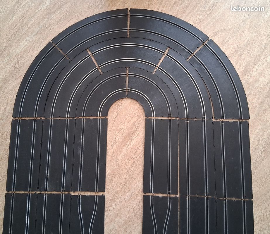 Lot de 27 rails permettant la prolongation d'un 6 pistes pour circuit de voitures électrique JOUEF de 2ème génération (image 2)