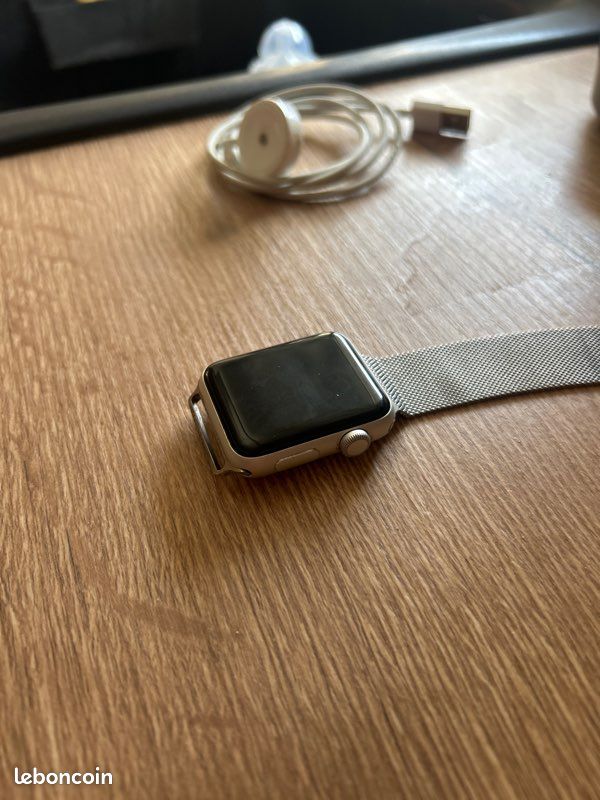 Apple Watch Series 3 – 42 mm – Aluminium – Bon état (image 3)