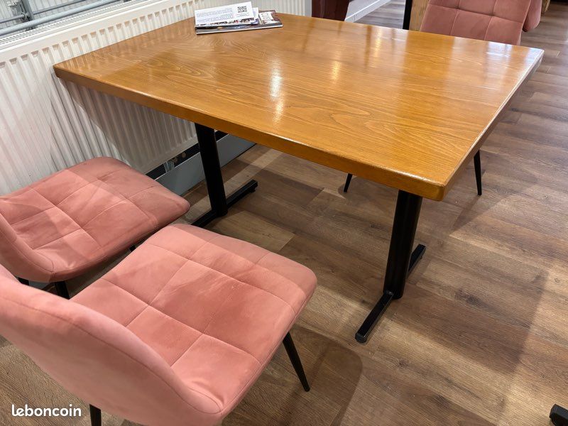 Lot de tables de restaurant en bois massif (image 1)