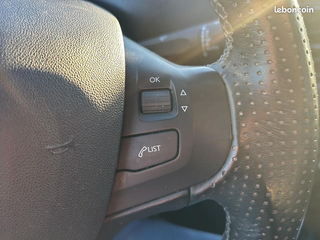 PEUGEOT 2008 1.2 puretech 110 crossway (image 16)