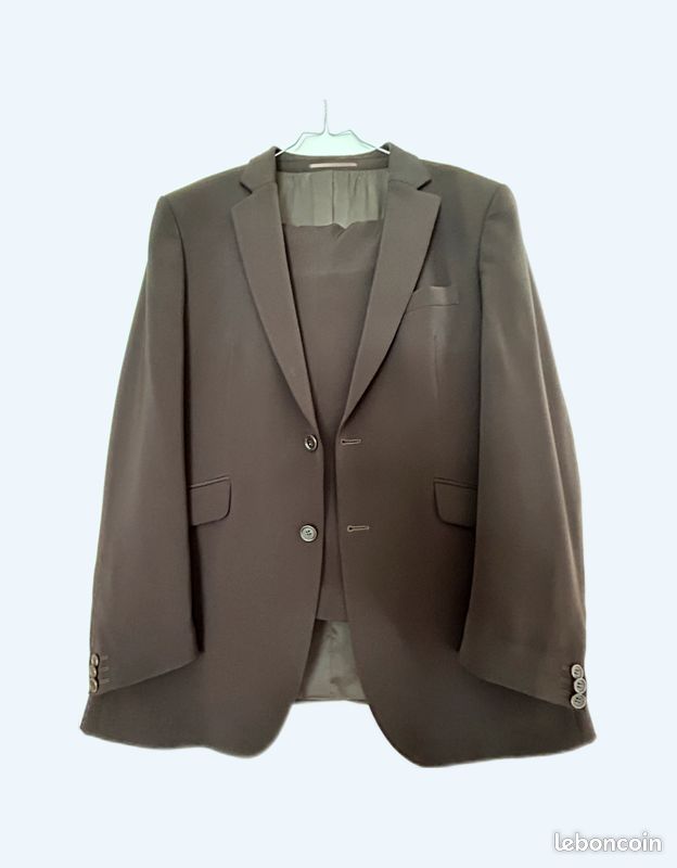 Costume (image 1)