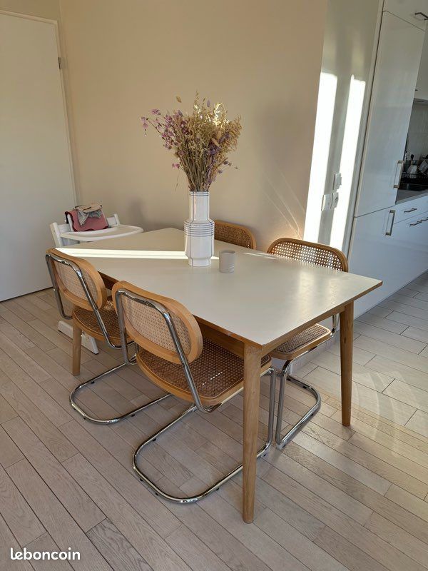 Table à manger Maisons du Monde 4-6 personnes - Plateau blanc & pieds bois (image 1)