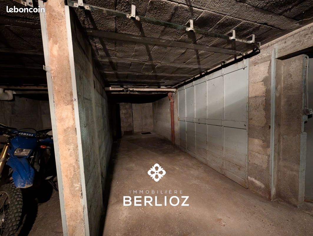 Parking 14 m² · à Grenoble · 14 m² · 14 000 €