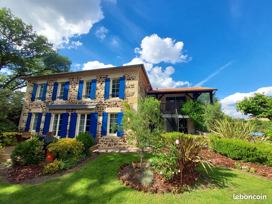 Maison 17 pièces 312 m² · à Liposthey · 312 m² · 895 €