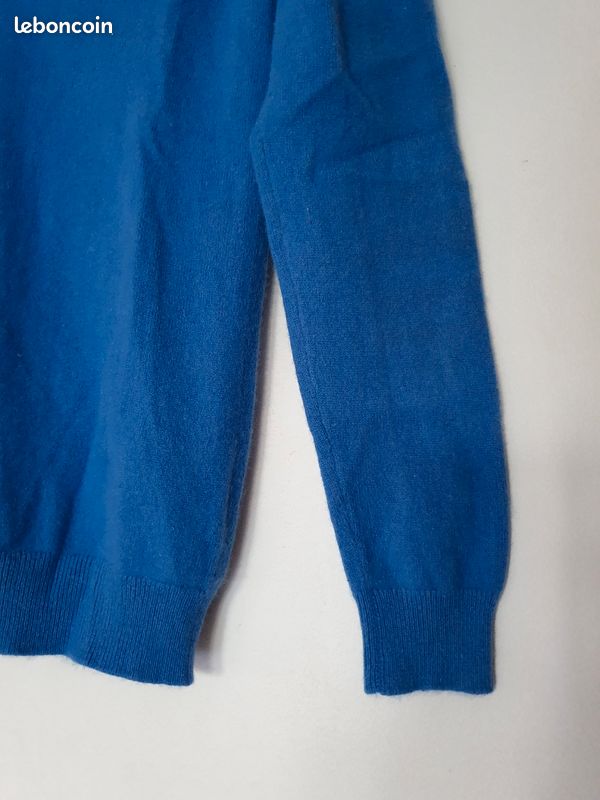 Pull v classique bleu (image 4)