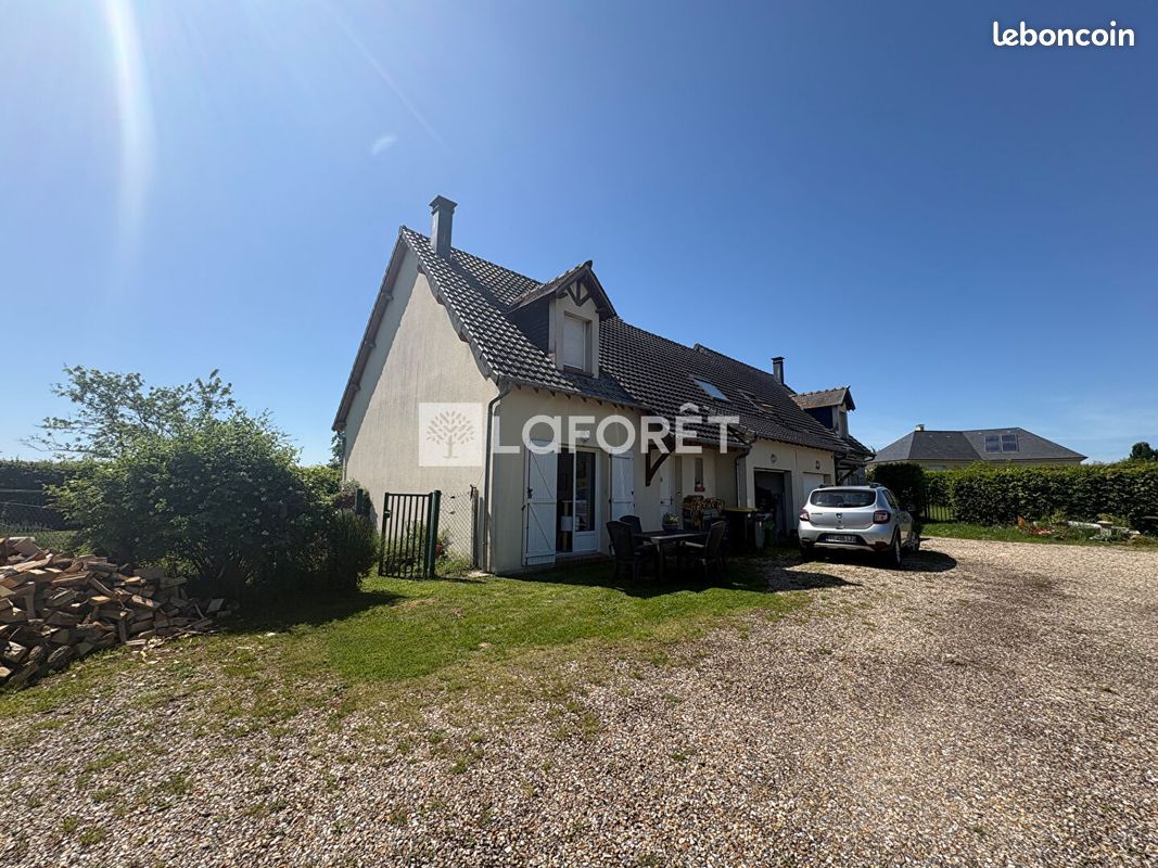 Immeuble 2 pièces 180 m² · à Crosville-la-Vieille · 180 m² · 297 000 €