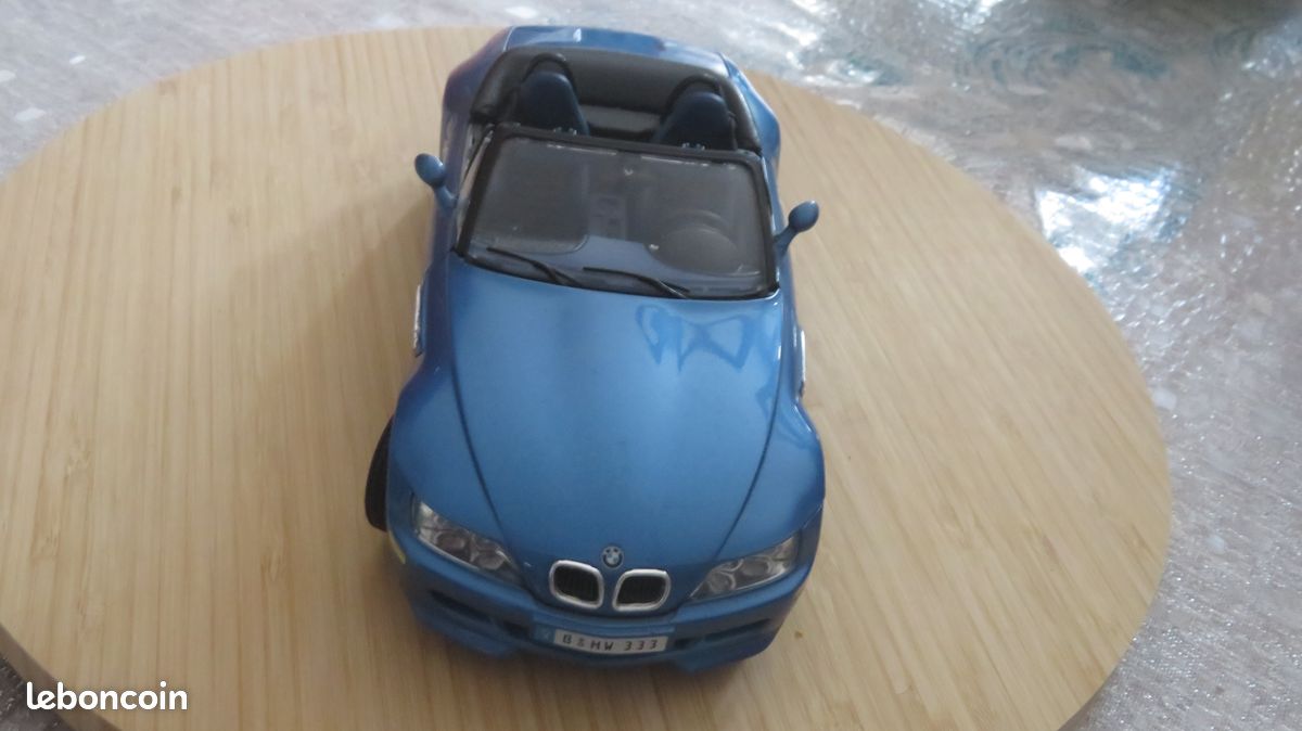 Bburago BMW M Roadster 1996 Diecast Model (1:18 Scale): A Collector's