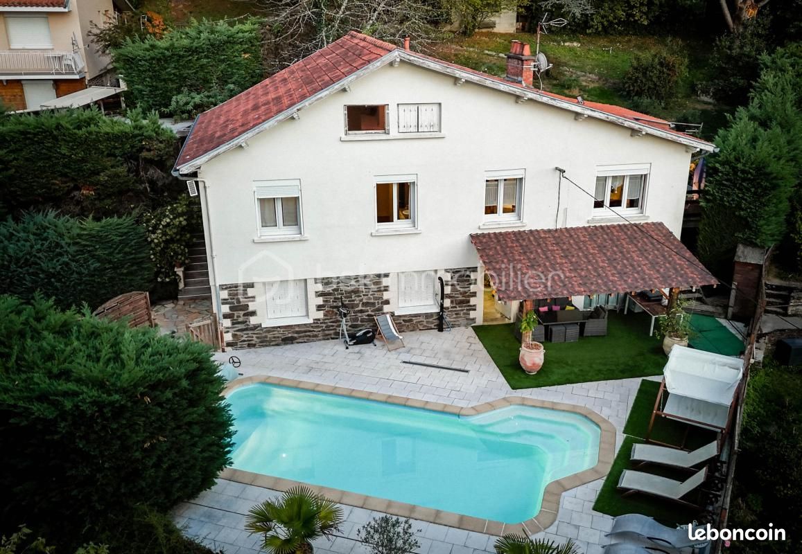 Maison 6 pièces 157 m² · à Decazeville · 157 m² · 235 000 €