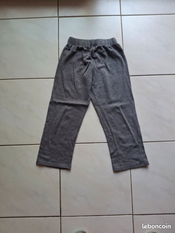 Lot de 3 pantalons et 1 short taille 8 ans (image 5)