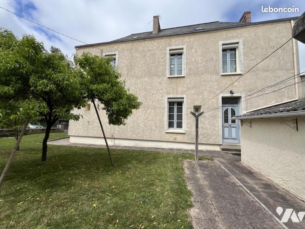 Maison 7 pièces 163 m² · à Segré-en-Anjou Bleu · 163 m² · 157 200 €