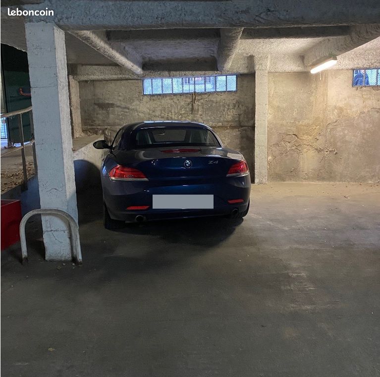 Parking/box Saumur · 60 €/mois
