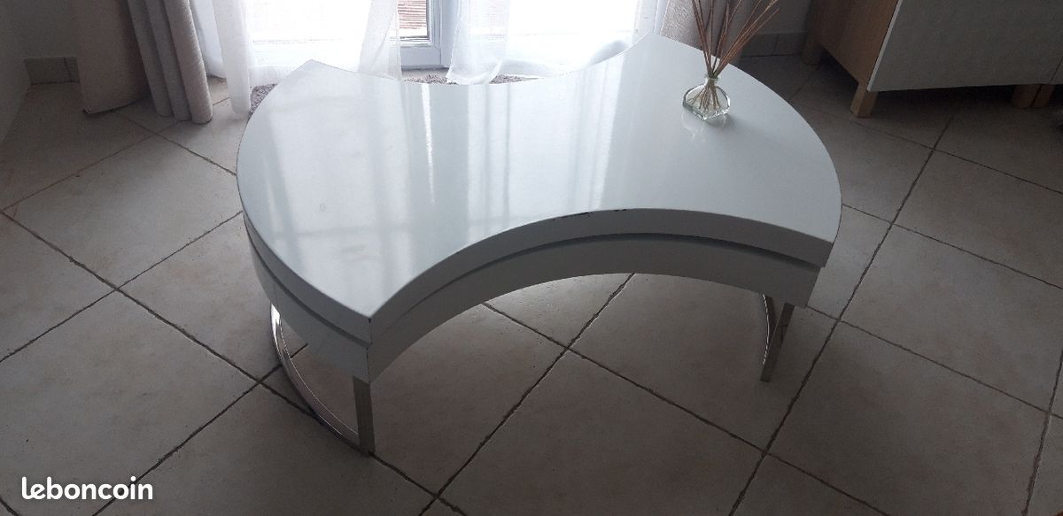Table basse blanche design (image 1)