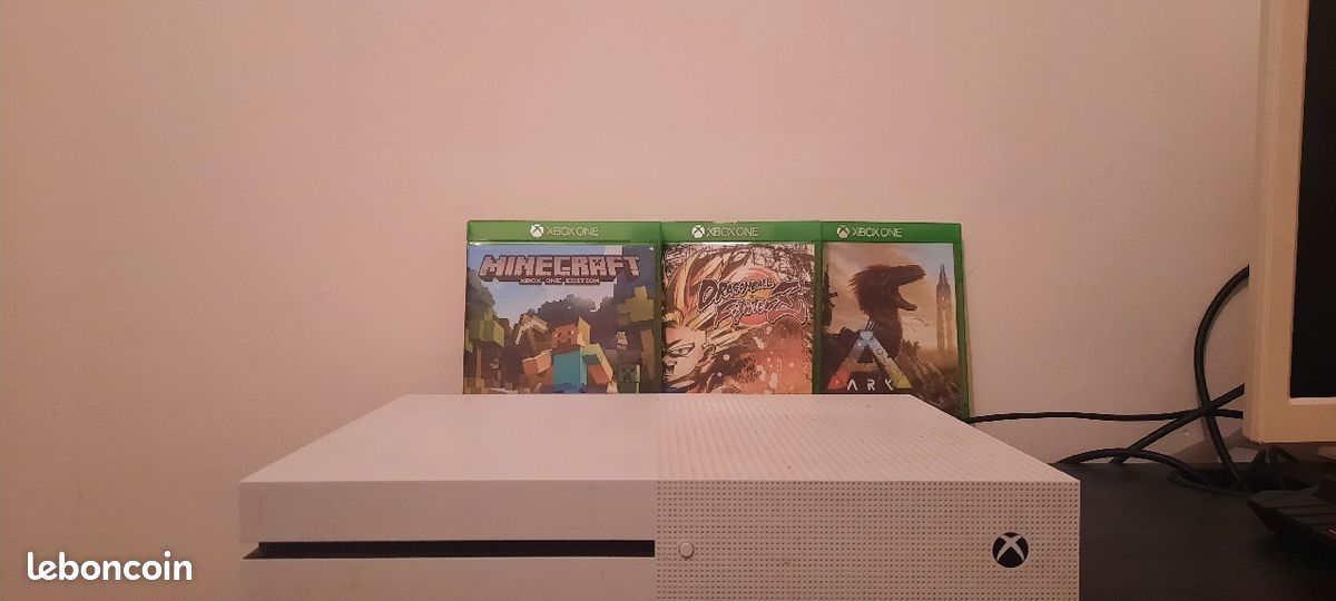 Xbox one s + 3 jeux (image 1)