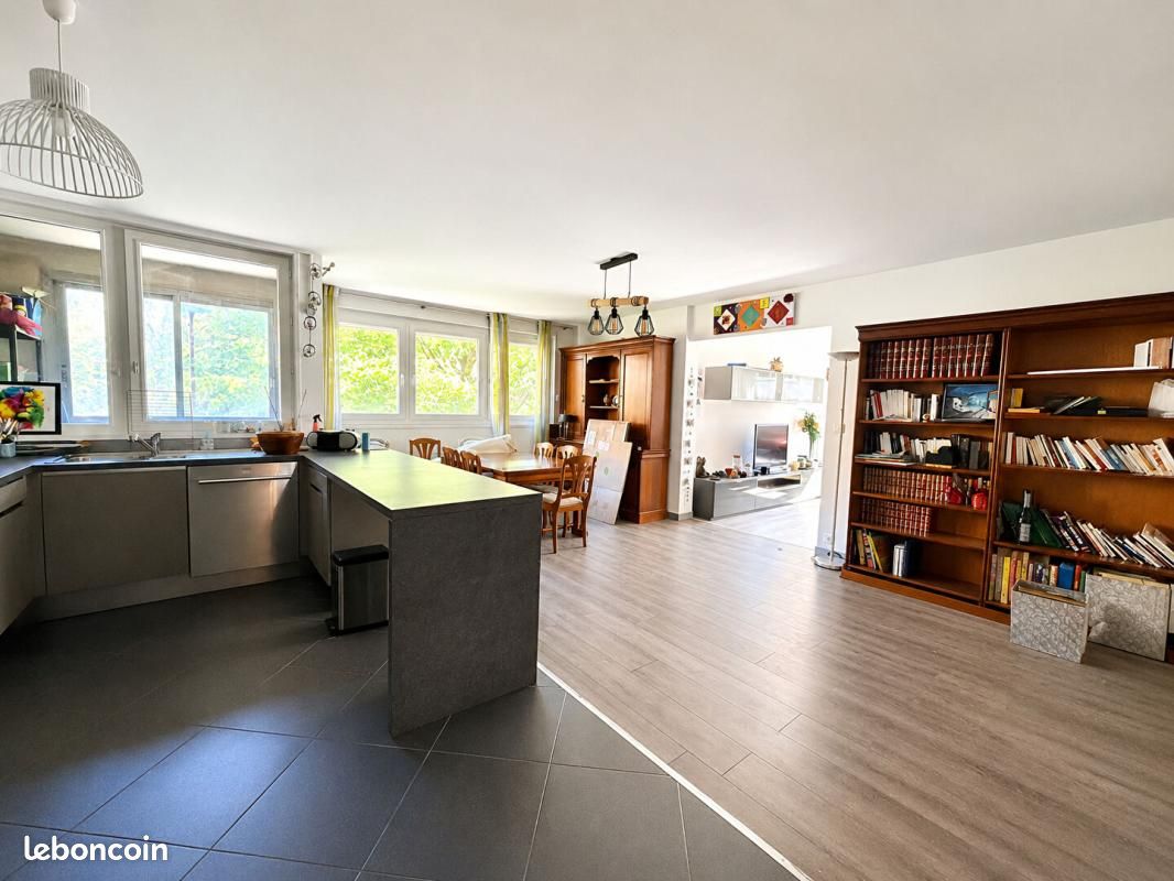 Appartement 5 pièces 105 m² · à Charenton-le-Pont · 105 m² · 550 000 €