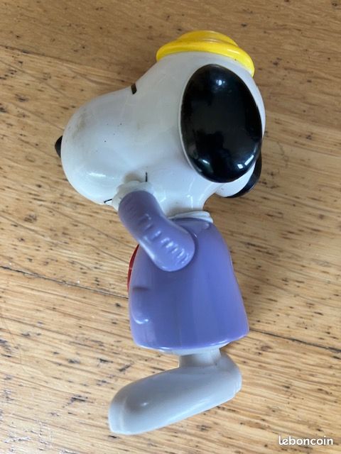 Figurine Snoopy – Snoopy En Russie 2006 – Vintage En Très Bon état – Collectionneur BD