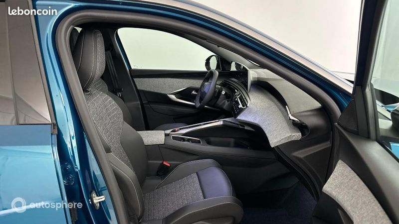 Peugeot 3008 1.2 Hybrid 136ch Allure e-DCS6 (image 15)
