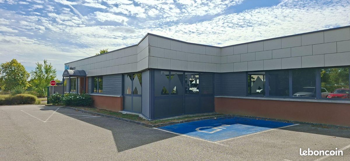 Immeuble 347 m² · à Évreux · 347 m² · 5 266 €/mois