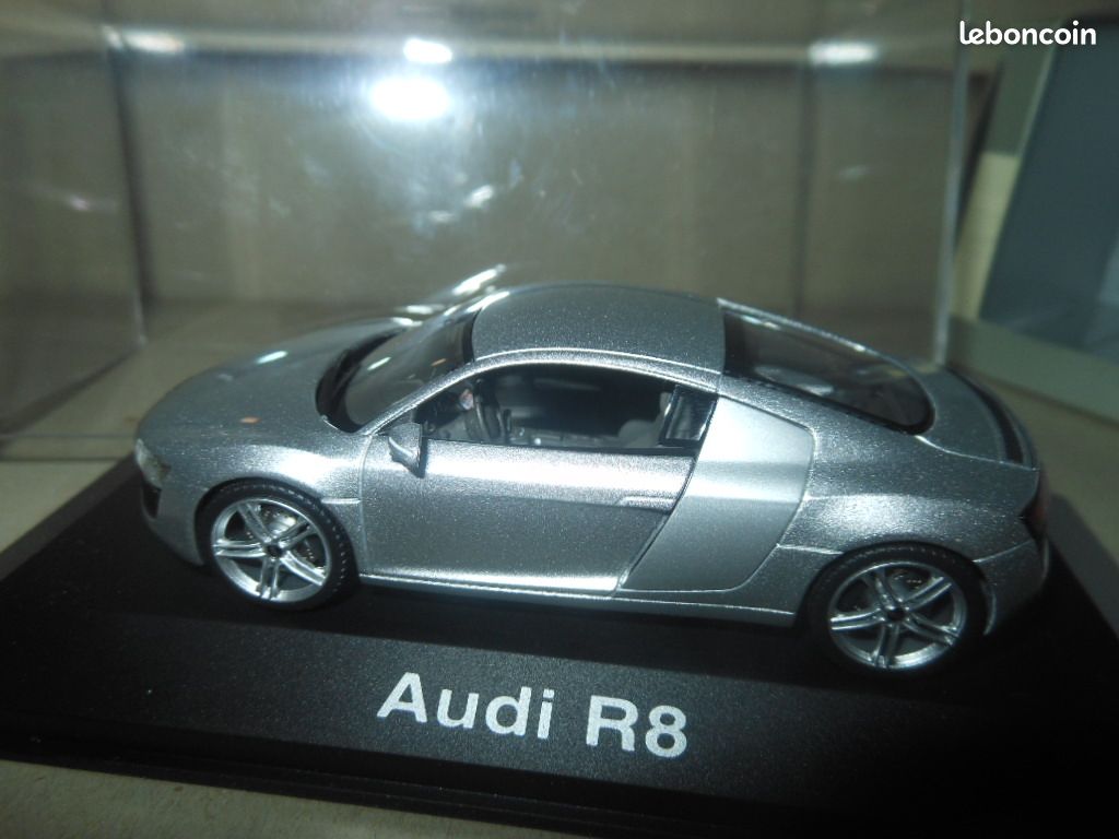 AUDI R8 N°8 LE MANS 2000 MINICHAMPS 1:43 Arrivée 1er imperfection d