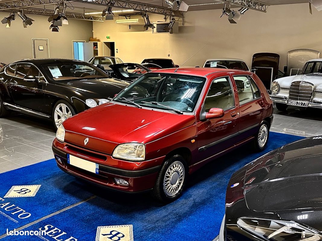 Renault Clio 1.8 95ch Baccara 5p BVA (image 1)