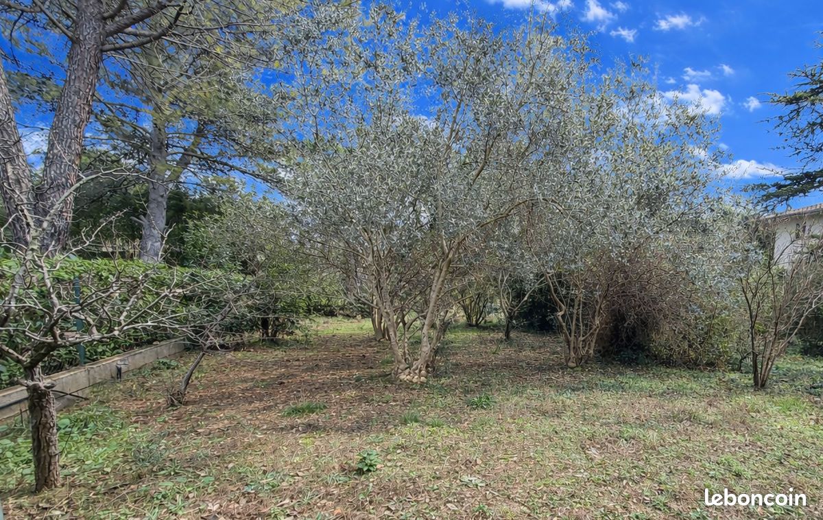 Terrain 525 m² · à Montpellier · 380 000 €