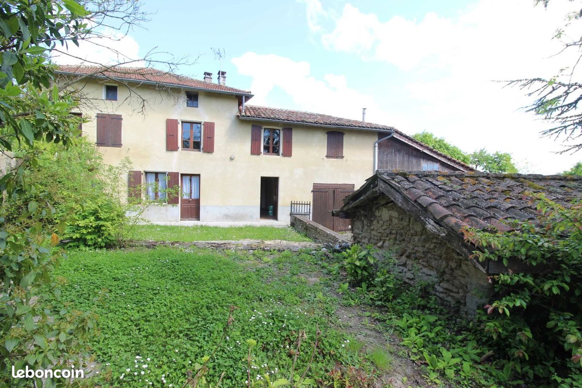 Appartement 4 pièces 120 m² · à Saint-Martin-d'Août · 120 m² · 197 000 €