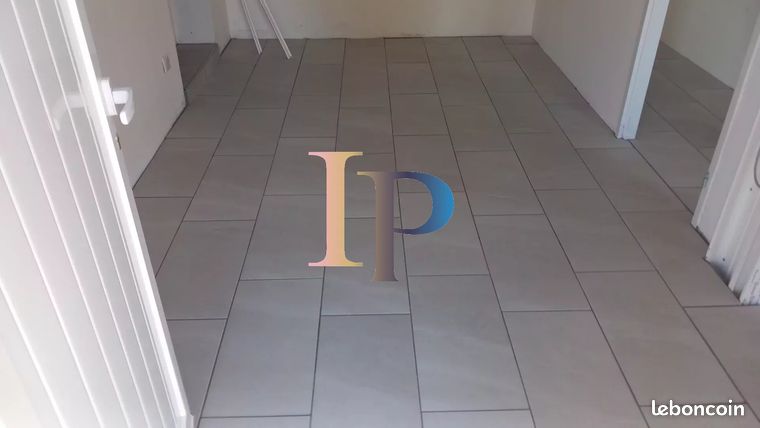 https://img.leboncoin.fr/api/v1/lbcpb1/images/61/d2/57/61d2573d1376925d8fc7db19a06154d710445727.jpg?rule=ad-image