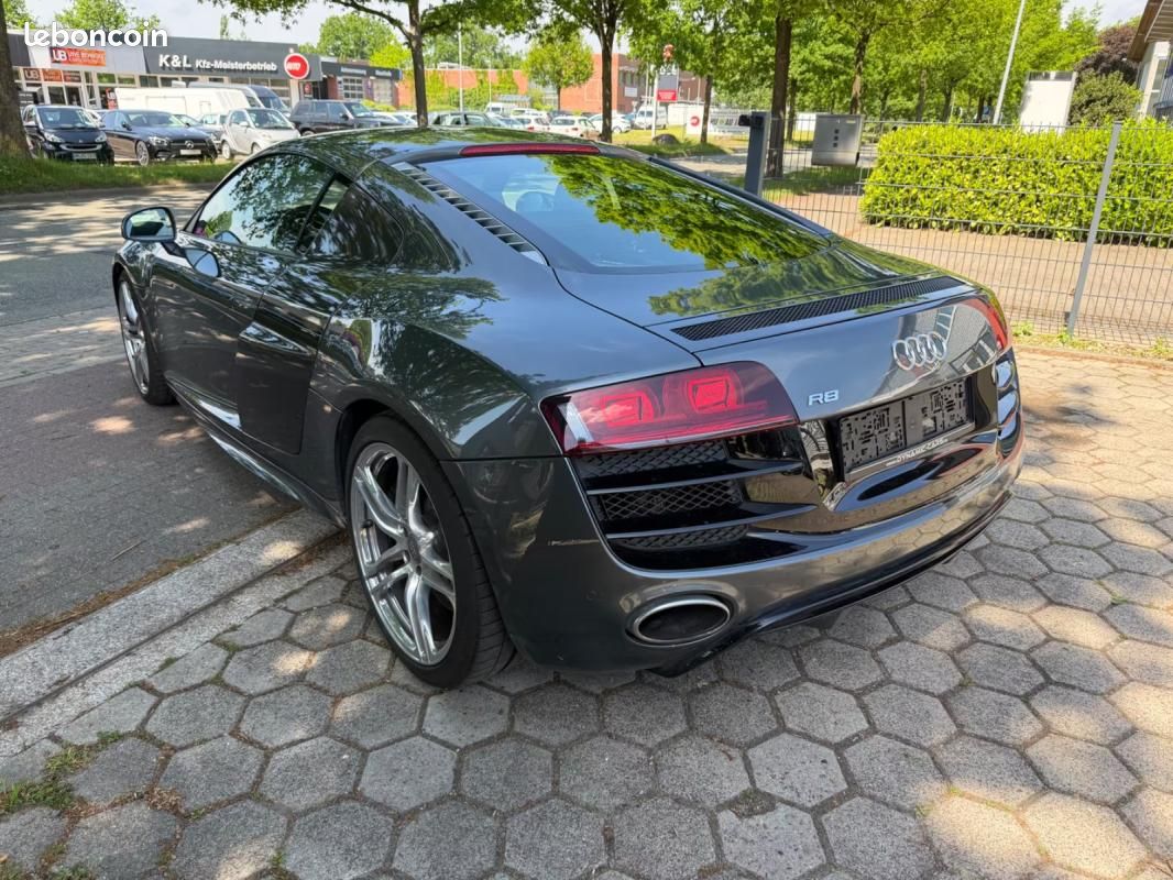 Audi R8 COUPE 5.2 FSI QUATTRO V10. 31.000KM (image 2)