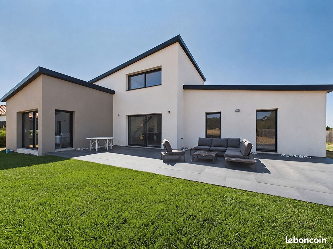 Maison 6 pièces 156 m² · à La Roche-sur-Yon · 156 m² · 449 350 €