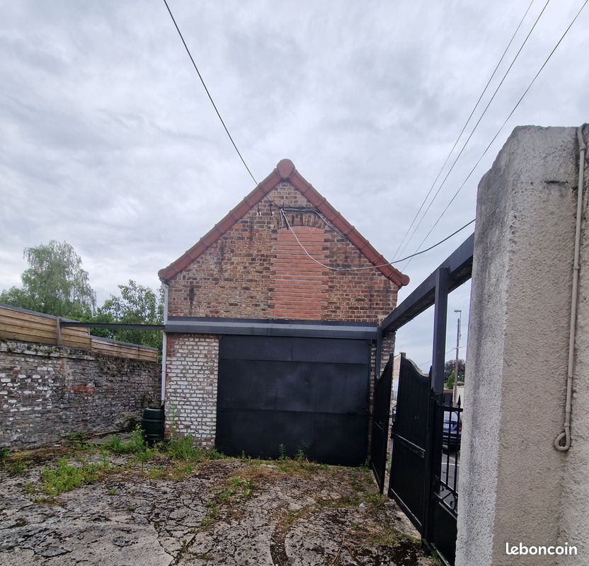 Maison 1 pièce 80 m² · à Saint-Saulve · 80 m² · 55 000 €