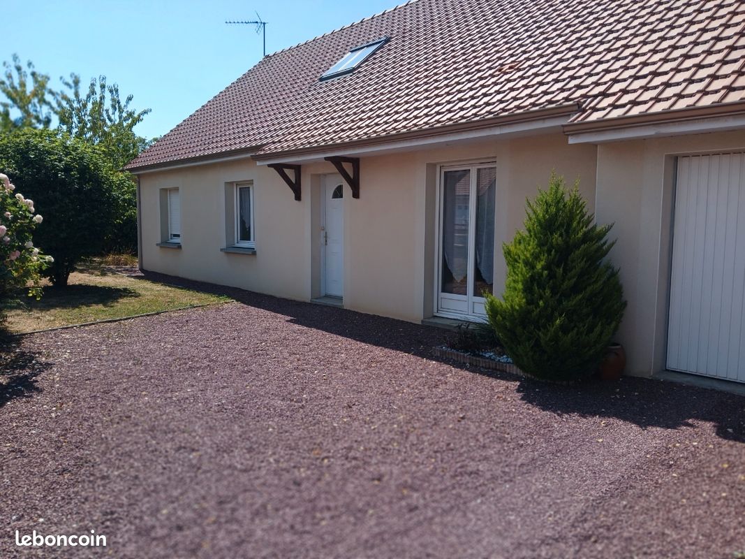 Maison 8 pièces 146 m² · à Champfleur · 146 m² · 218 400 €
