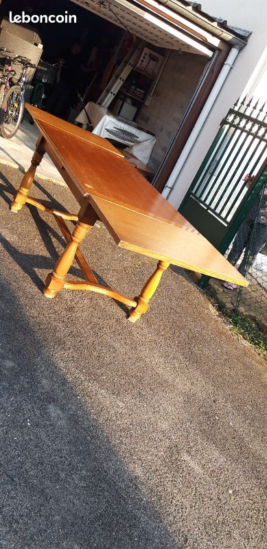 Table de salle (image 1)