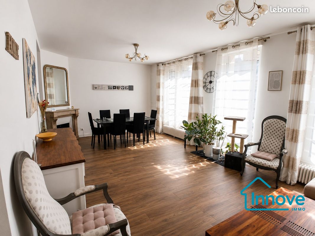 Maison 7 pièces 139 m² · à Saint-Cyr-l'École · 139 m² · 3 525 €